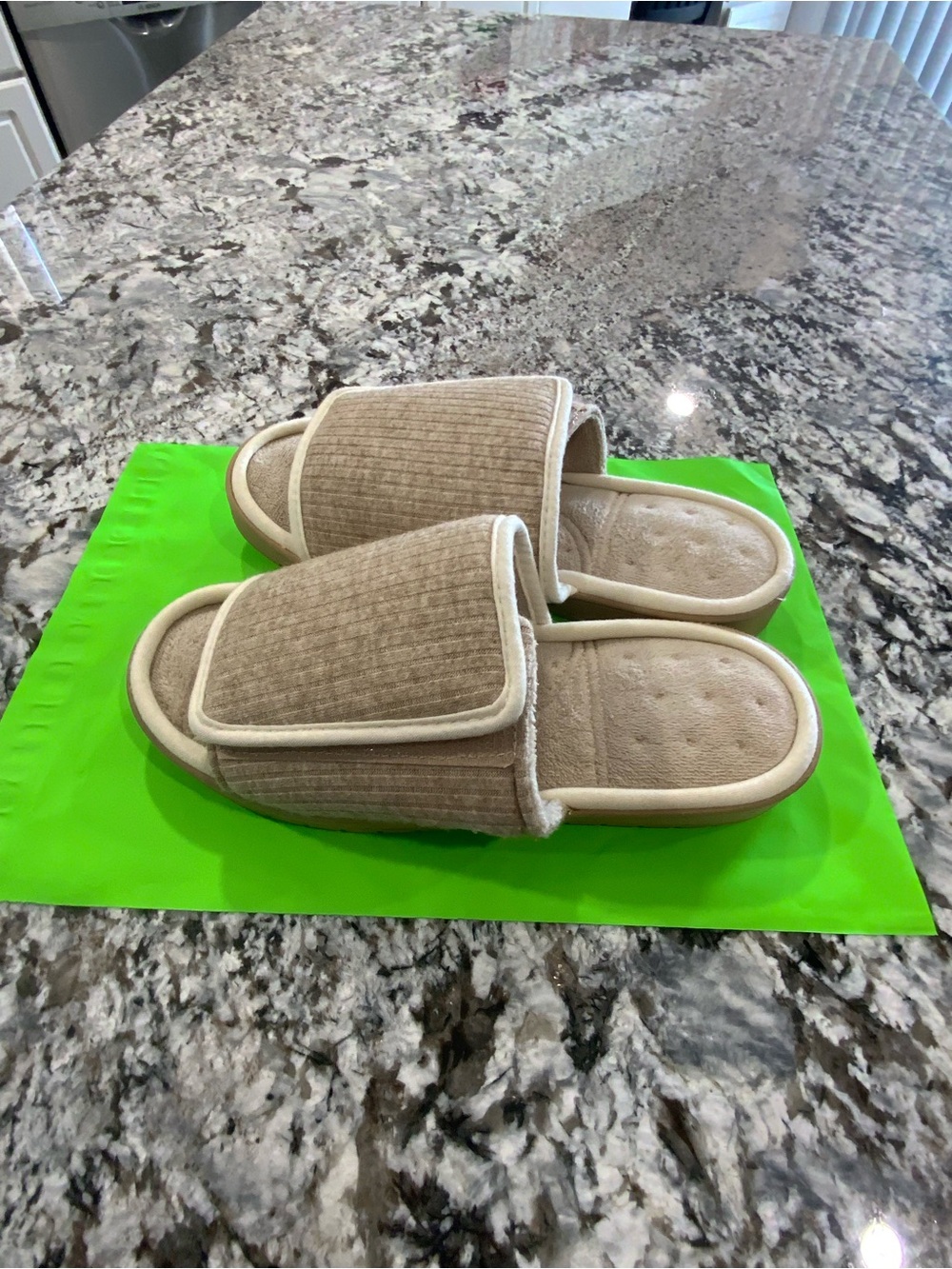 Women’s Isotoner slides size 8.5- 9 women’s